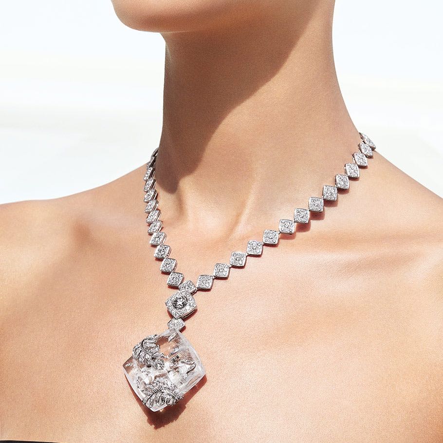 Signature de CHANEL Fine Jewellery Collection SENATUS