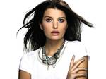 Let Bobbi Brown's Professional Makeup Artists teach you how to create the look of your choice