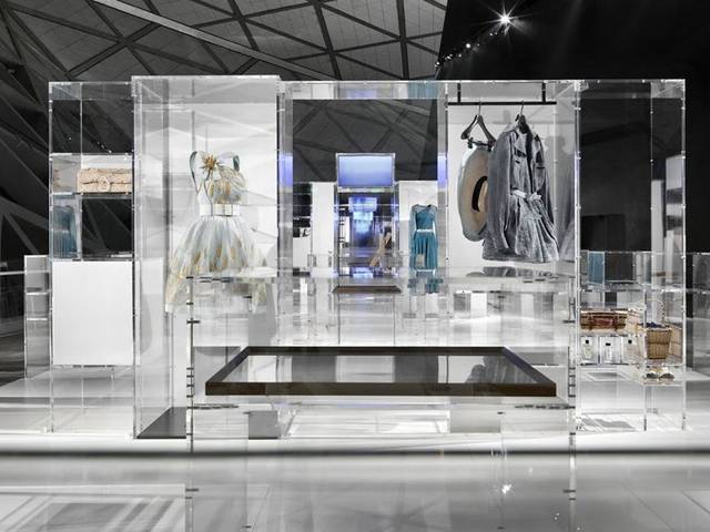 This exhibition has once again been entrusted to Jean-Louis Froment, the curator of the previous editions of CULTURE CHANEL, held successively in Moscow’s Pushkin State Museum for Fine Arts, in Beijing's National Art Museum of China and more recently in the Opera House in Guangzhou