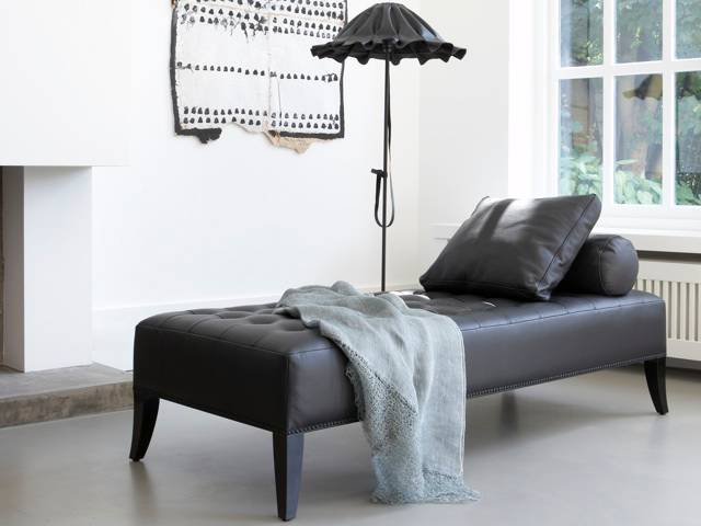 Piet Boon's Sam daybed, cushion, roll cushion and Lude floor lamp | Photo/Grootes Styling/Huisman