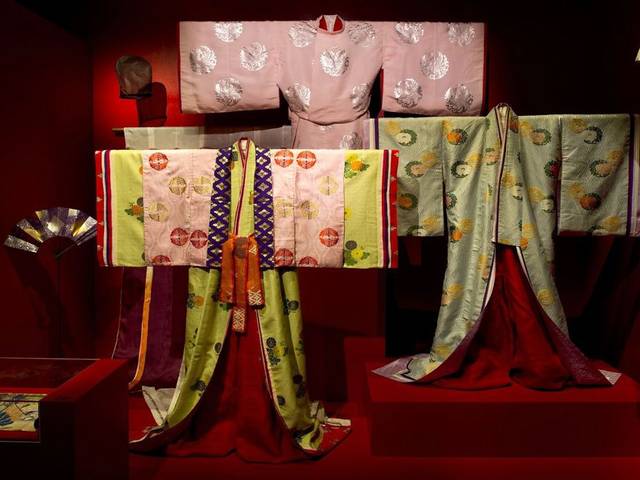 The Fondation Pierre Bergé – Yves Saint Laurent has devoted its 17th exhibition to Japanese theatre costumes, known as the Kabuki
