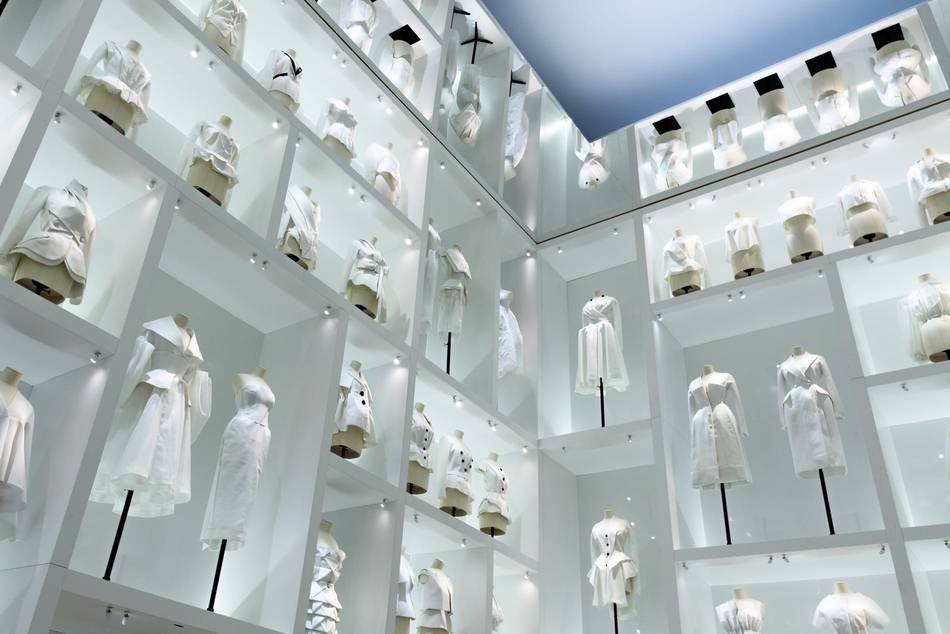 "Christian Dior Designer of Dreams" Exhibition at the V&A in London