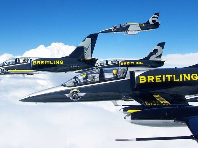 The Breitling Jet Team’s stopover in Singapore is part of the team’s first-ever five-leg Southeast Asia tour which will see the septet perform aerobatic stunts around the region