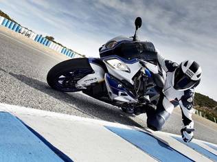 With the BMW HP4, BMW Motorrad presents the lightest 4-cylinder supersports bike in the 1000cc class to date