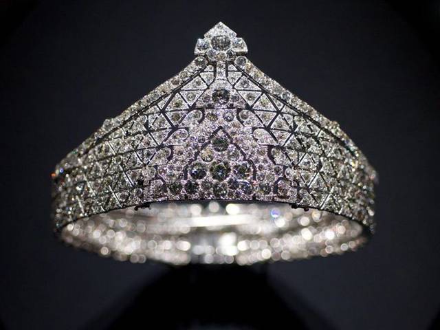 The very first showing in Spain of a selection of jewellery, timepieces and precious objects from the Cartier Collection