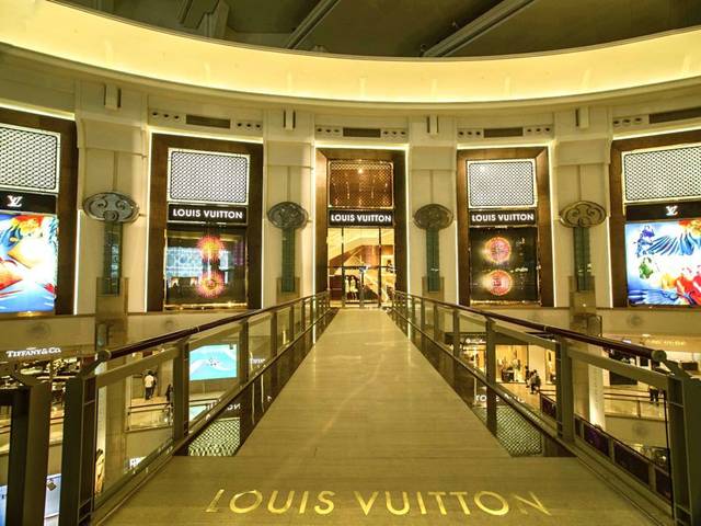Set within the towering architectural landmark of the Taipei 101, the opening of the two-leveled Maison was the country's fashion event of the year