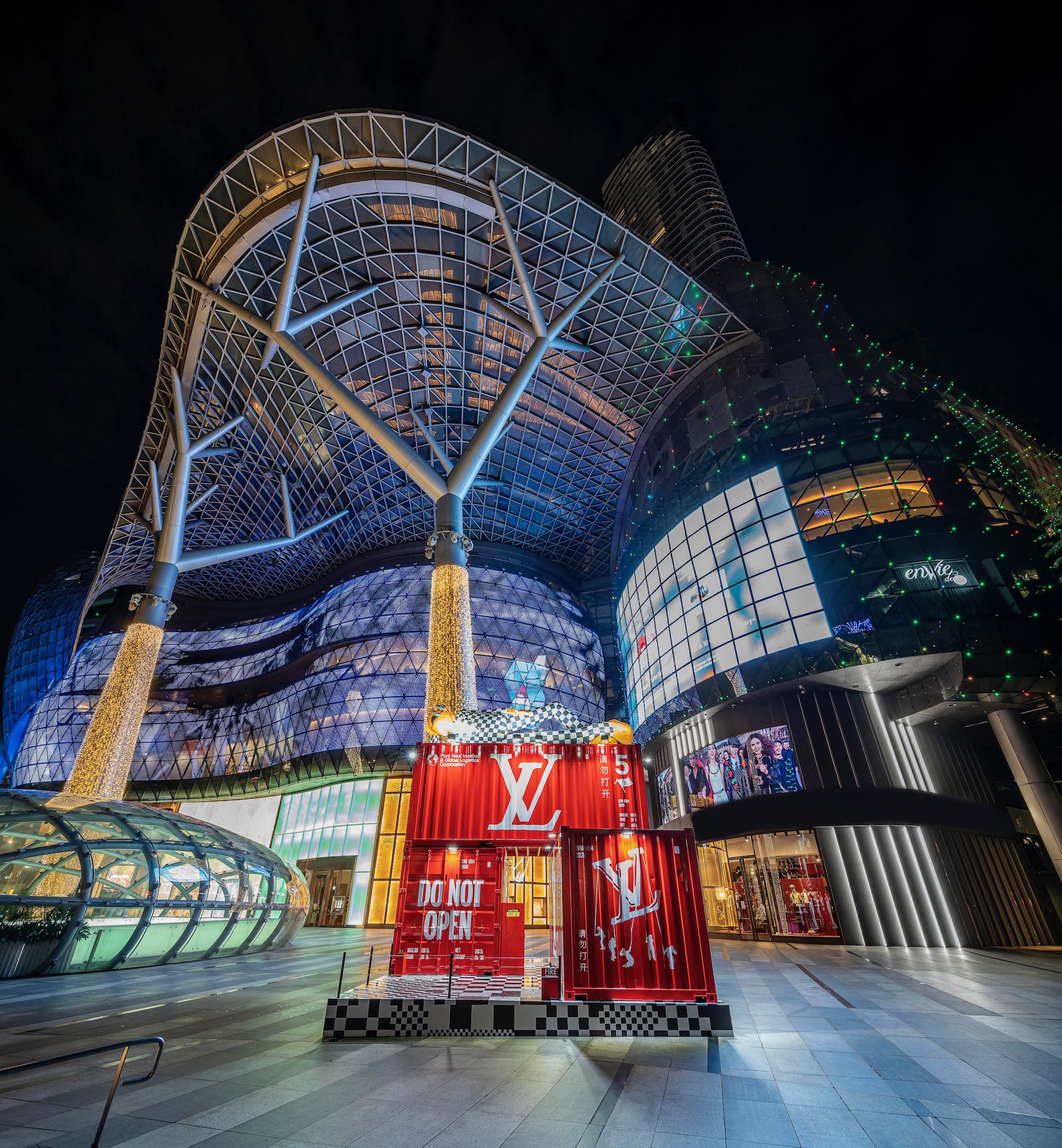 Louis Vuitton Spring-Summer 2021 Collection 'Message in a Bottle' Shipping Containers Make Stop in Singapore - Vimarsana News