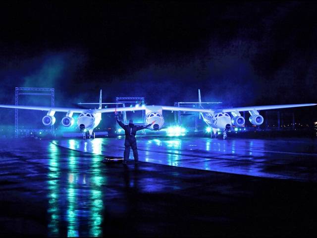 Virgin Galactic's VSS Enterprise makes its first test flight on March 22, 2010 | Source: <a href="http://www.flickr.com/photos/virgingalactic/4401977384/">Flickr/virgingalactic</a>