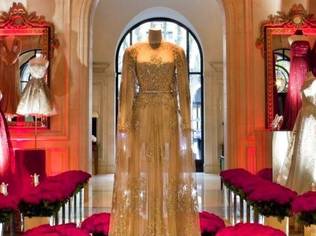 In a unique collaboration, Four Seasons Hotel George V exhibits the latest ELIE SAAB Haute Couture designs, curated by Jeff Leatham, artistic director of the hotel for the past 14 years