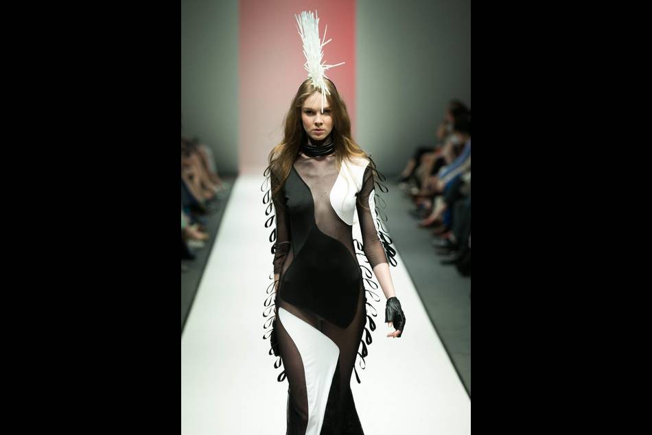 LION EARL, a womenswear label founded in Singapore, draws out the futuristic machinations of TRON in its genre-defying fashion designs showcased during Audi Fashion Festival