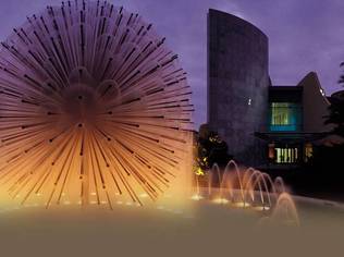 With panoramic views over lagoon and the sea, La Trattoria is a restaurant designed by Alain Ducasse