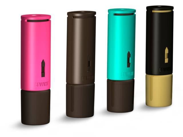 Le Whif is available in three flavors: pure chocolate, raspberry chocolate, and mint chocolate