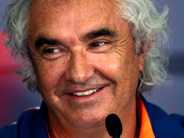 Mosley suggested that Briatore could return to F1 "as a promoter or a manager of his drivers"